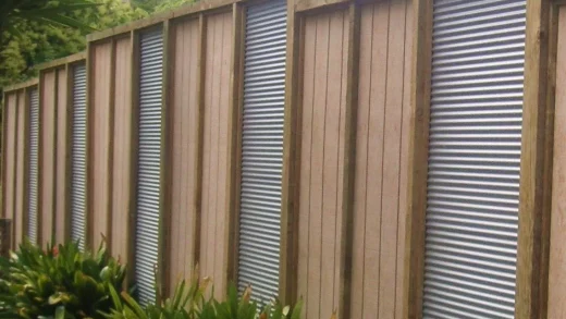 Perfectly Positioned Panels: Expert Fence Building and Maintenance